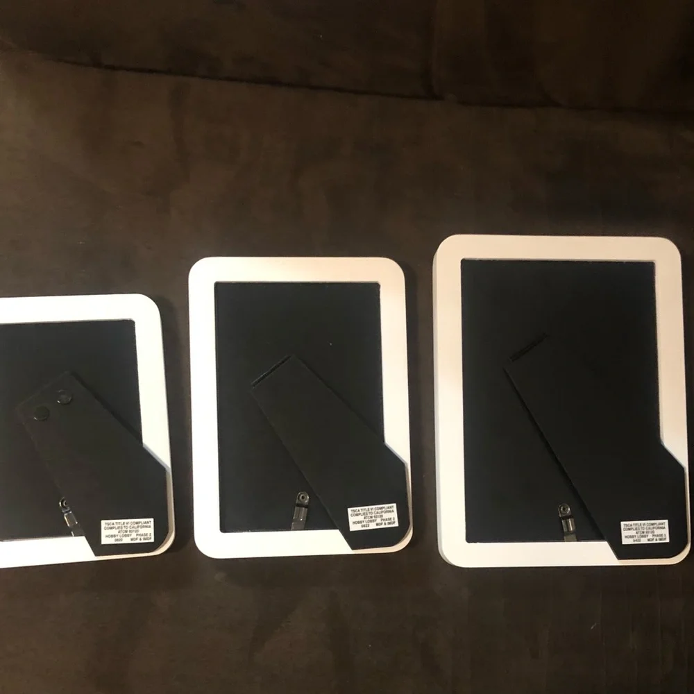3 Picture Frames,